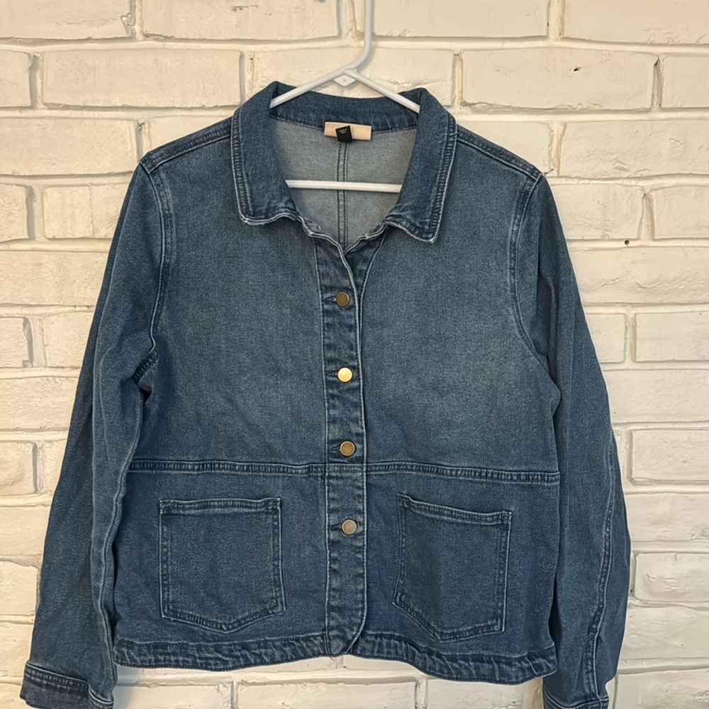 Women’s Universal Thread Medium Wash Jean Jacket. Size XXL